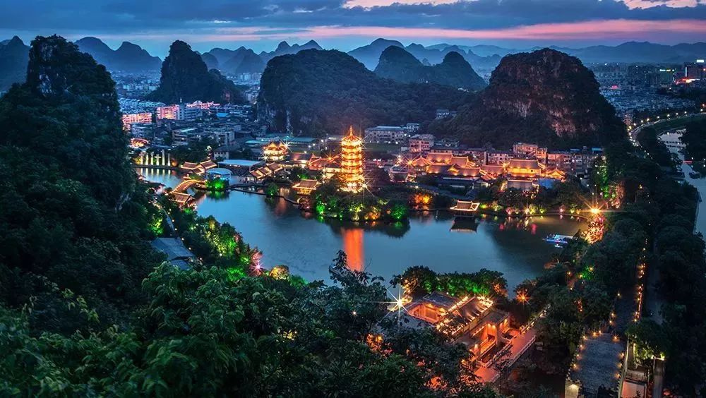 广西自然美景探索之旅，追寻内心的平和与宁静